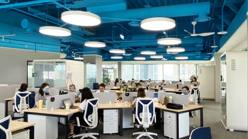 透過高雄據點的「AUO解決方案研發中心」建置，期強化南部人才的延攬及培育